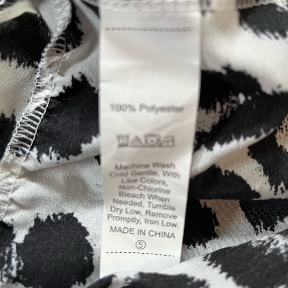 Sunday Up Black and White Animal Print Long Sleeve Dress - Picture 14 of 16